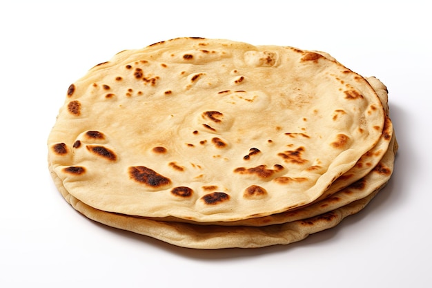 Roti Fulka Paratha라고도 하는 인도 전통 요리 Chapati 인도 빵 플랫브레드 통밀 플랫 빵 Chapathi 밀 플랫 빵 Chapatti Chappathi 또는 격리된 흰색 배경의 Kulcha