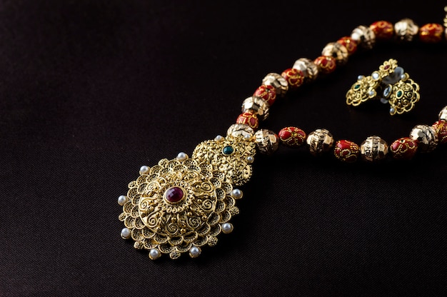 Индийские традиционные украшения