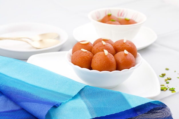 Индийская традиционная специальная сладкая еда Gulab Jamun