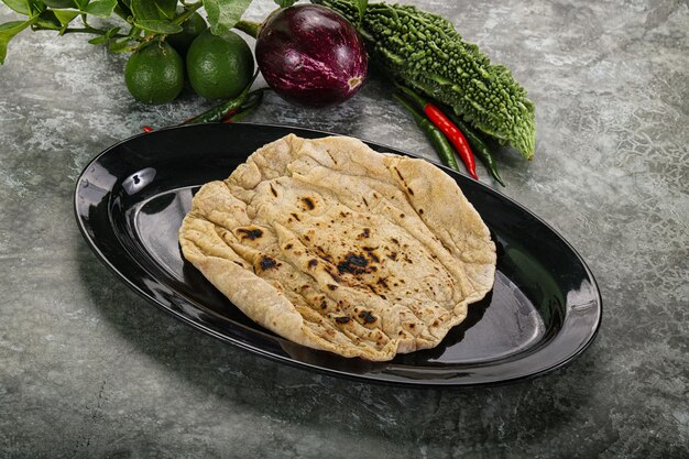 Photo indian traditional tandori bread roti