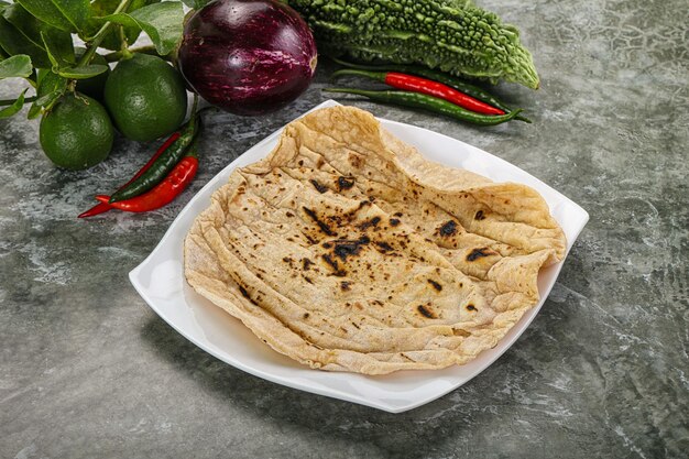 写真 インドの伝統的なタンドリパンロティ (roti)