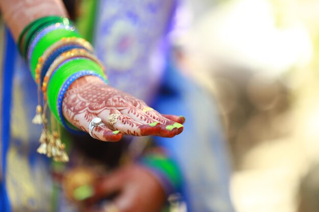 Photo indian wedding bridal hands