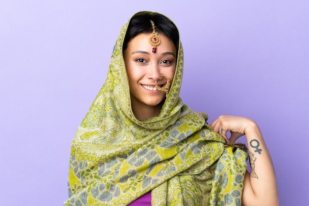 Photo indian woman isolated on purple