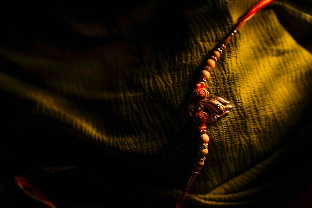 Indiase festival Raksha Bandhan Een traditionele Indiase polsband