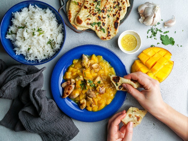 Indiase keuken, mangocurry met kip en cashew