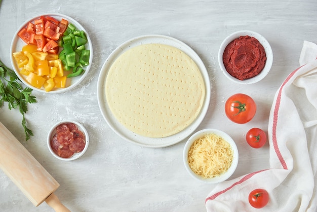 Individuele pizza's bereiden vanuit de pizzabar