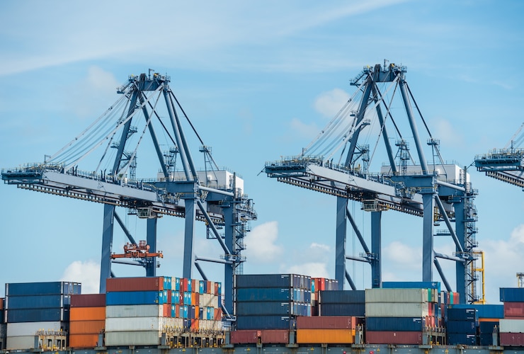 Photo industrial port with containers