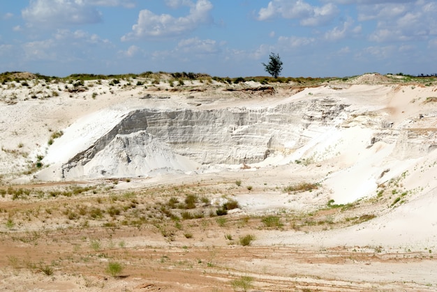 Industrial working out of white forming sand in an open-cast mine