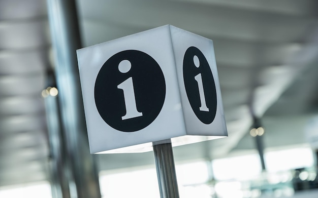 Foto simbolo del punto informazioni su un aeroporto