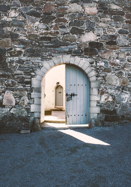 Foto ingang van het historische gebouw