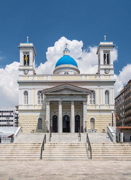 Ingangstrap naar de Grieks-orthodoxe kerk van Sint-Nicolaas in Piraeus