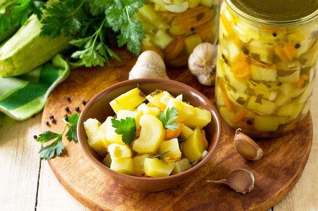 Ingelegde Courgettesalade Met Groenten