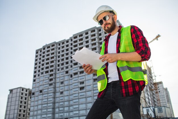 Ingenieur controle bouw site plannen