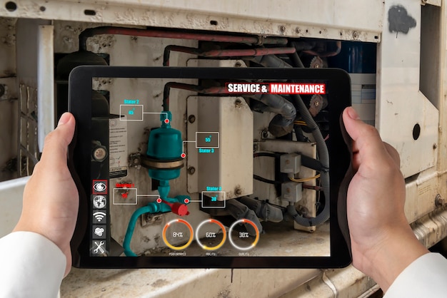 Ingenieur gebruikt augmented reality-software in de productielijn van slimme fabrieken