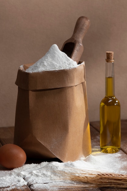 Foto sacchetto degli ingredienti pieno di farina