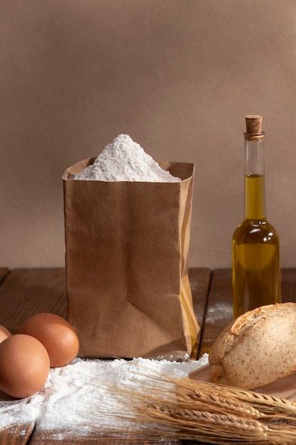 Foto sacchetto degli ingredienti pieno di farina