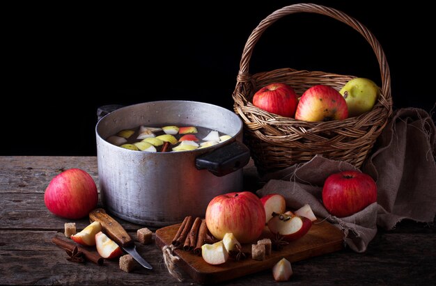 Ingredient for cooking apple cider or compote