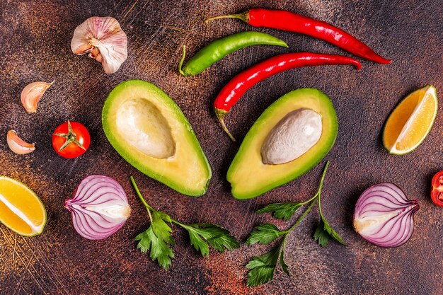 Ingrediënten voor het koken met avocado