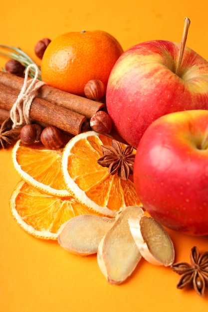 Ingrediënten voor het koken van glühwein, close-up