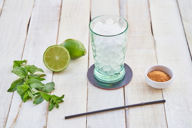 Ingrediënten voor het maken van een mojito