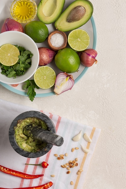 Ingrediënten voor Mexicaanse saus Guacamole koken achtergrond