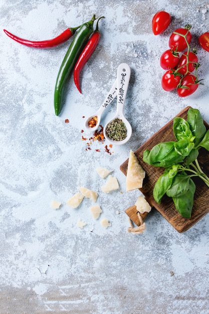 Foto ingrediënten voor pastasaus