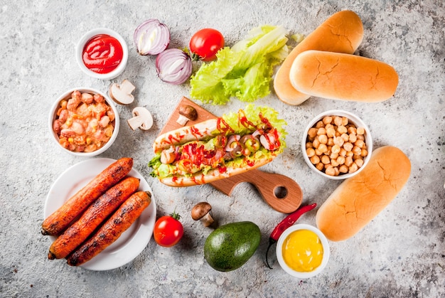 Ingrediënten voor verschillende zelfgemaakte Vegan Carrot Hot Dogs