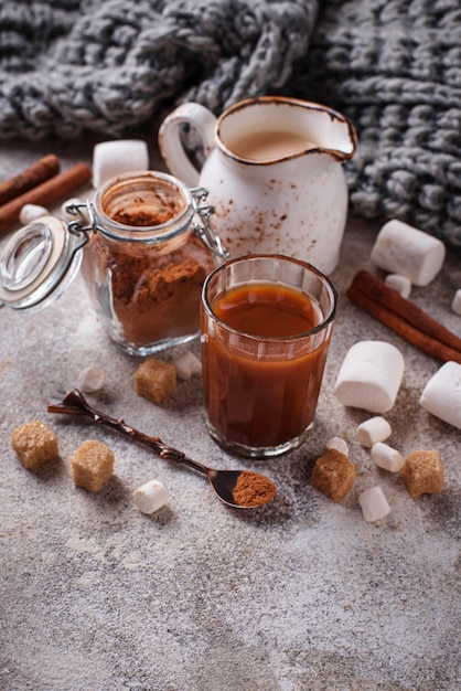 핫 초콜릿 또는 코코아 요리 재료