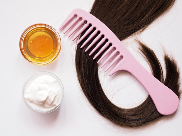 Ingredients for a homemade mask to moisturize hair and reduce frizz natural yogurt and honey