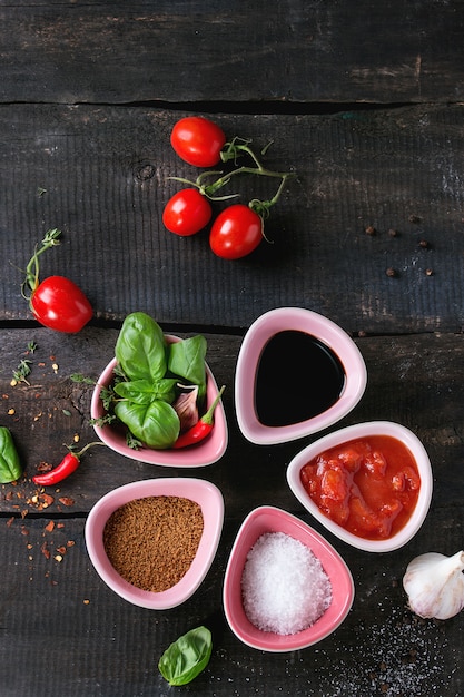 Ingredients for making ketchup