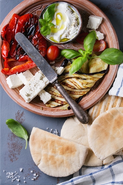 Foto ingredienti per il panino con pane pita