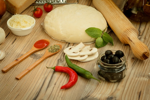 Ingredients for a vegan pizza