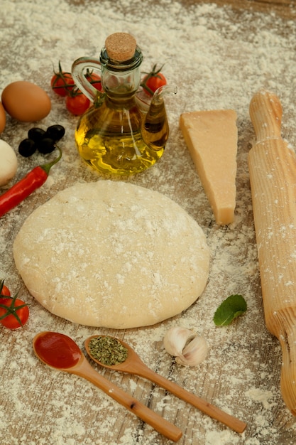 Ingredients for a vegetarian pizza