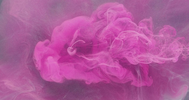 Чернила капли воды цвет дым баннер розовый туман облако