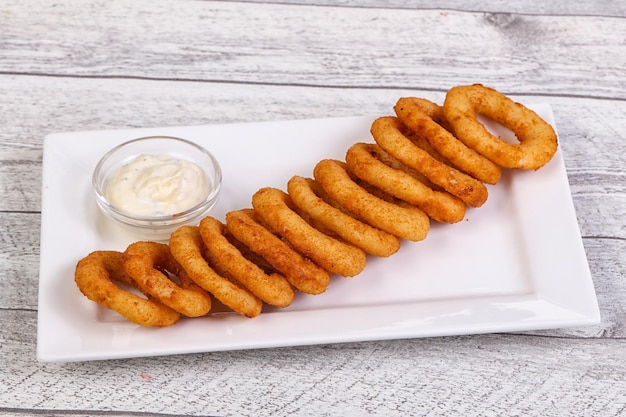 Inktvisringen snack met saus