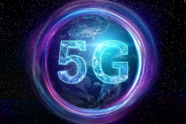 надпись 5G на фоне земного шара