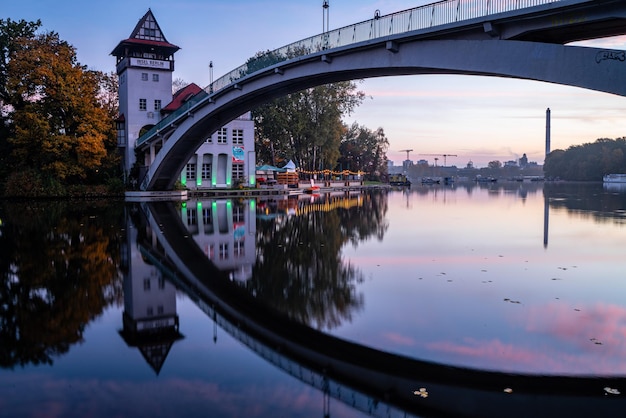 Photo insel der jugend at day break alternative bridge over a rive