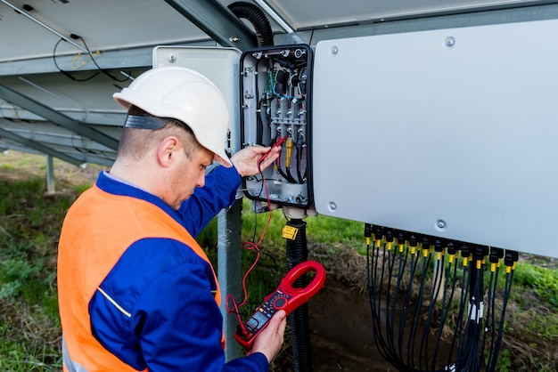 The inspector checks the actual output voltage level of inverter