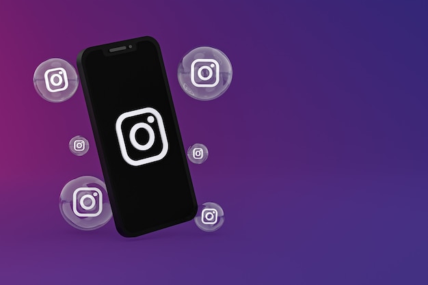 Значок instagram на экране смартфона или мобильного телефона, а реакции instagram любят 3d-рендеринг на фиолетовом фоне