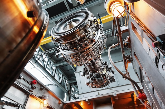 Installatie van een gasturbine-motor voor de opwekking van
