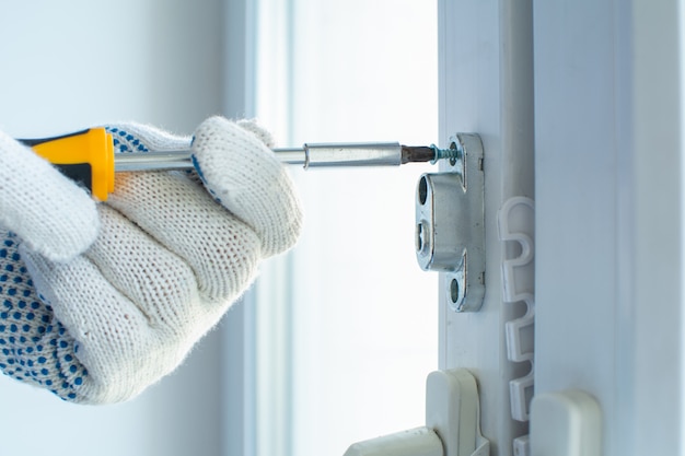 Installing a child lock on the window