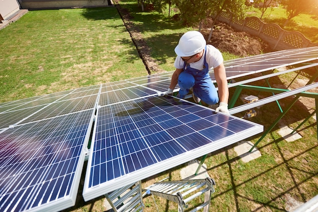 Installing of stand-alone solar photo voltaic panel system