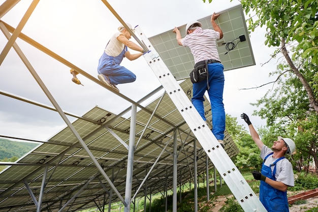 Installing of stand-alone solar photo voltaic panel system