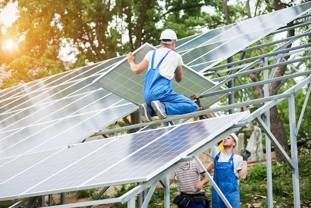 Installing of stand-alone solar photo voltaic panel system