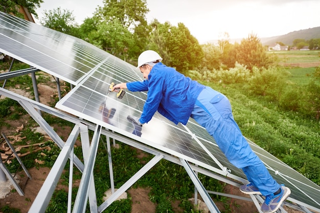 Installing of standalone solar photo voltaic panel system