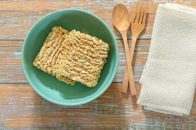 Instant noedels met bijgerecht