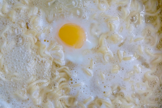 Photo instant noodle boiled with egg