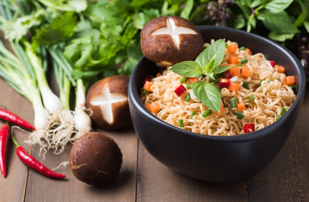 instant noodle with fresh vegetables.