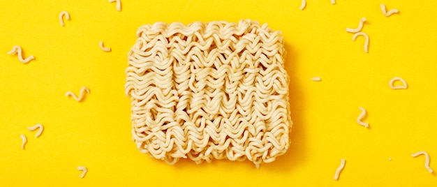 Instant noodles are food that can be stored for a long time.