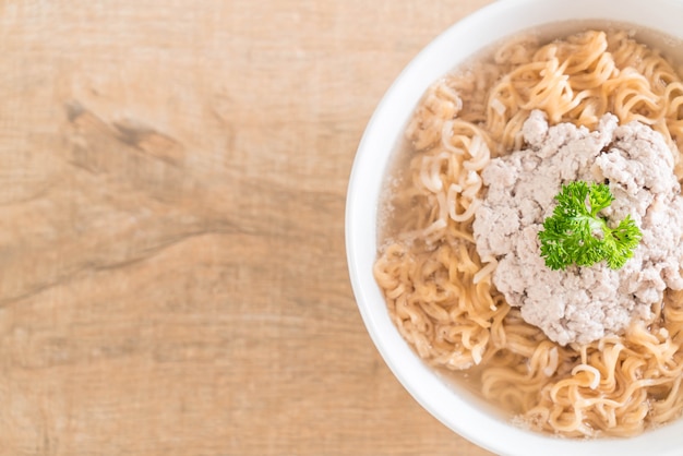 instant noodles with mince pork